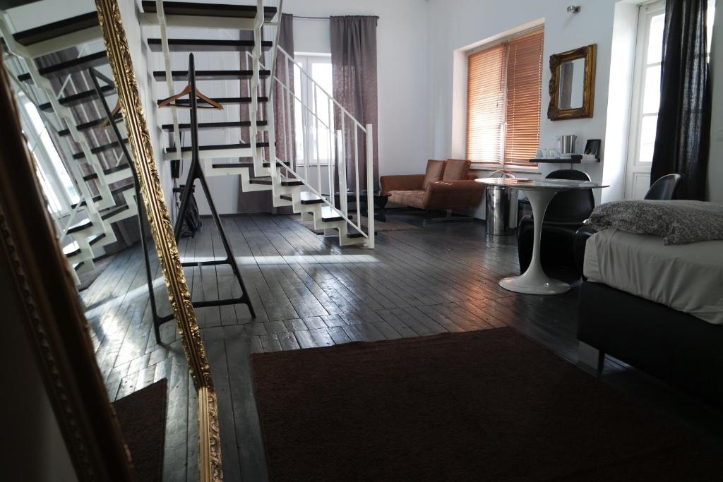 Atelier Cologne Lofts room 6